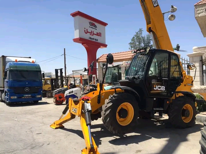 JCB 2.5 ton telescopic crane - image 3