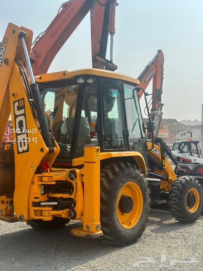JCB Backhoe Loader - image 2