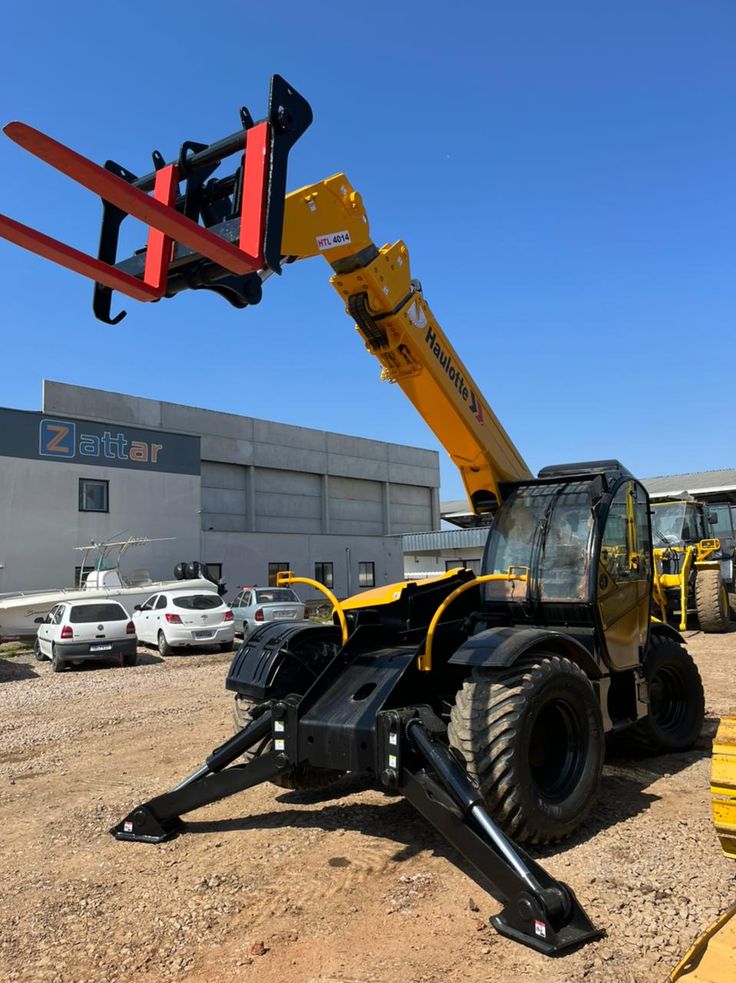 JCB 3 ton telescopic crane - image 5