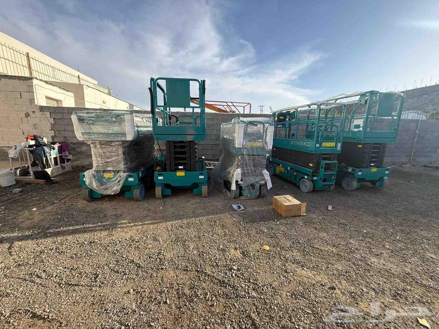 16 meter scissor lift for rent in Jeddah - image 3