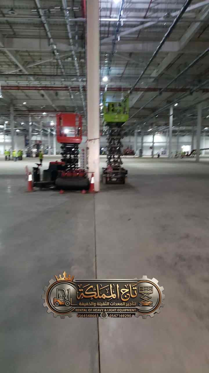 12 meter scissor lift in Riyadh - image 5