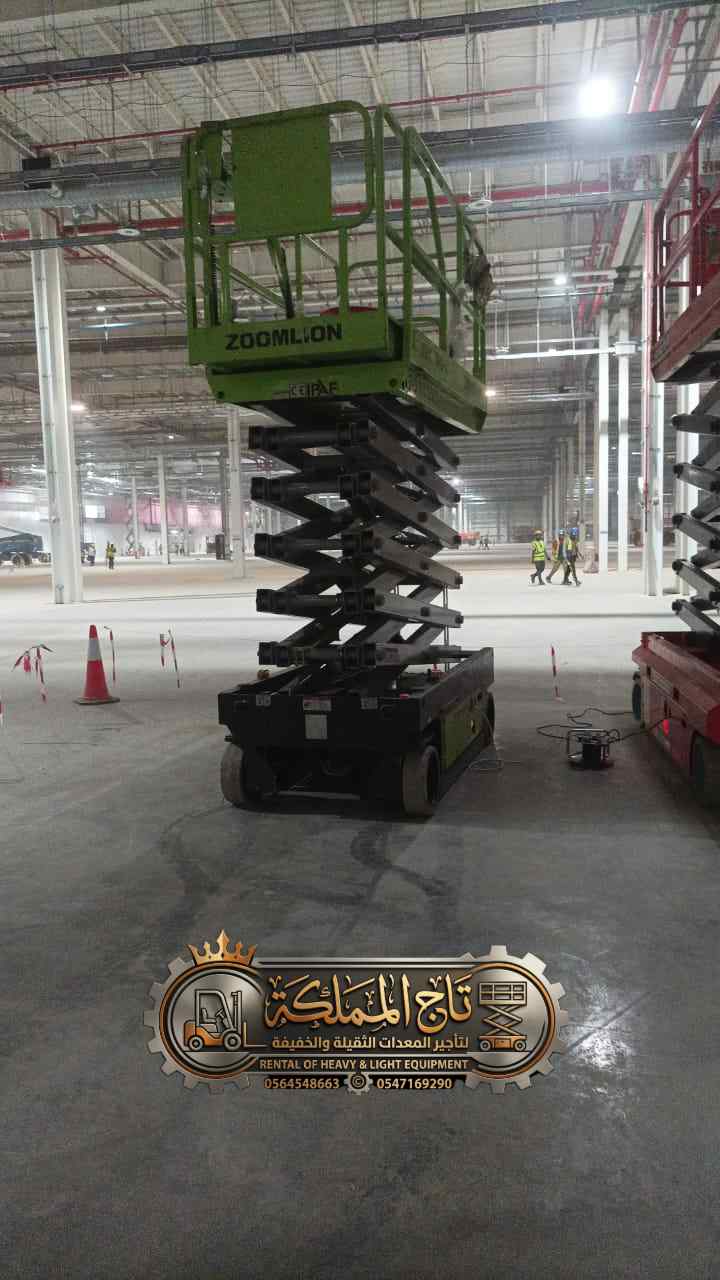 12 meter scissor lift in Riyadh - image 7