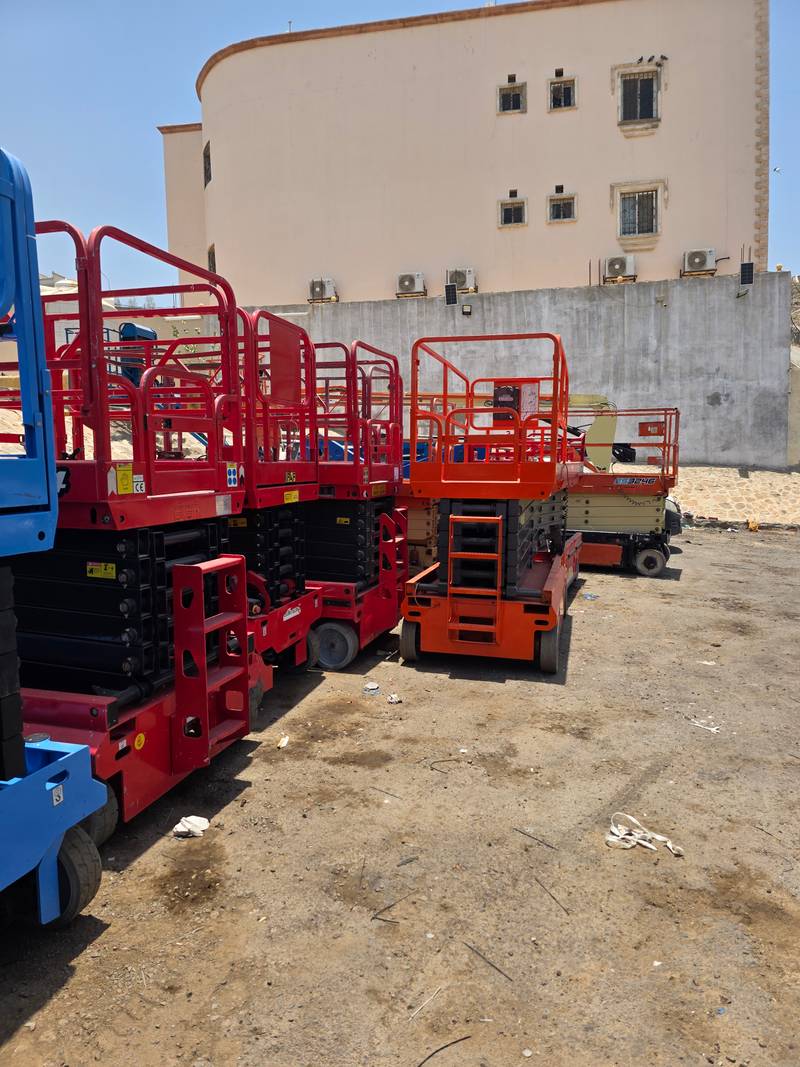 16 meter scissor lift for rent in Riyadh - image 4