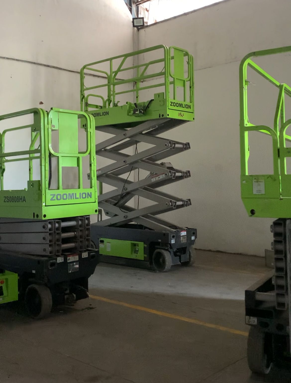 سيزر لفت للأيجار في جدة Scissor lift rental - image 2