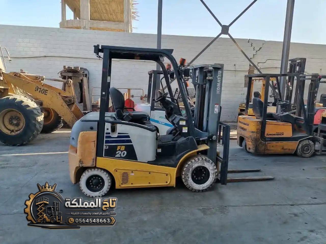 Forklift - image 3