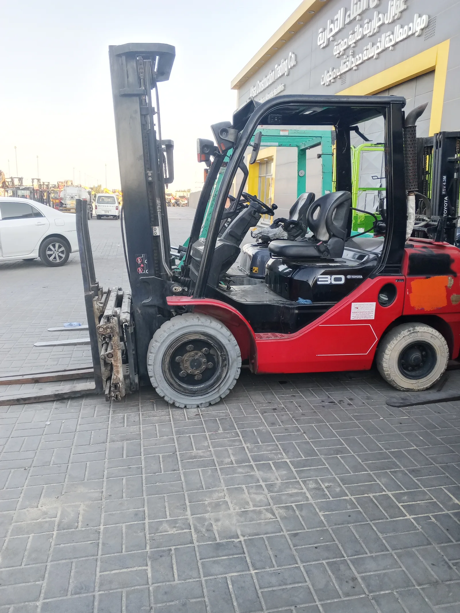 فوركلفت للإيجار القطيف الجبيل بقيق الخبر - صورة 2