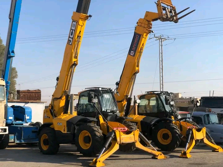 JCB 2.5 ton telescopic crane