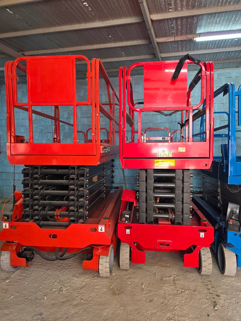 16 meter scissor lift for rent in Riyadh