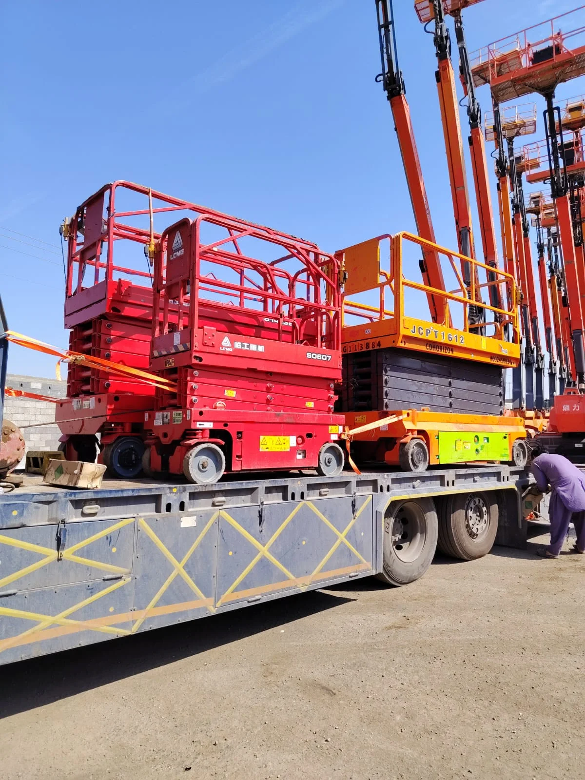 Scissor lift for rent in Jeddah || 500+ Caesars available