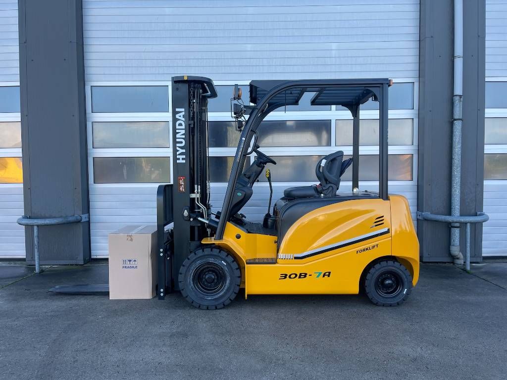 Forklift for rent with delivery within 2 hours